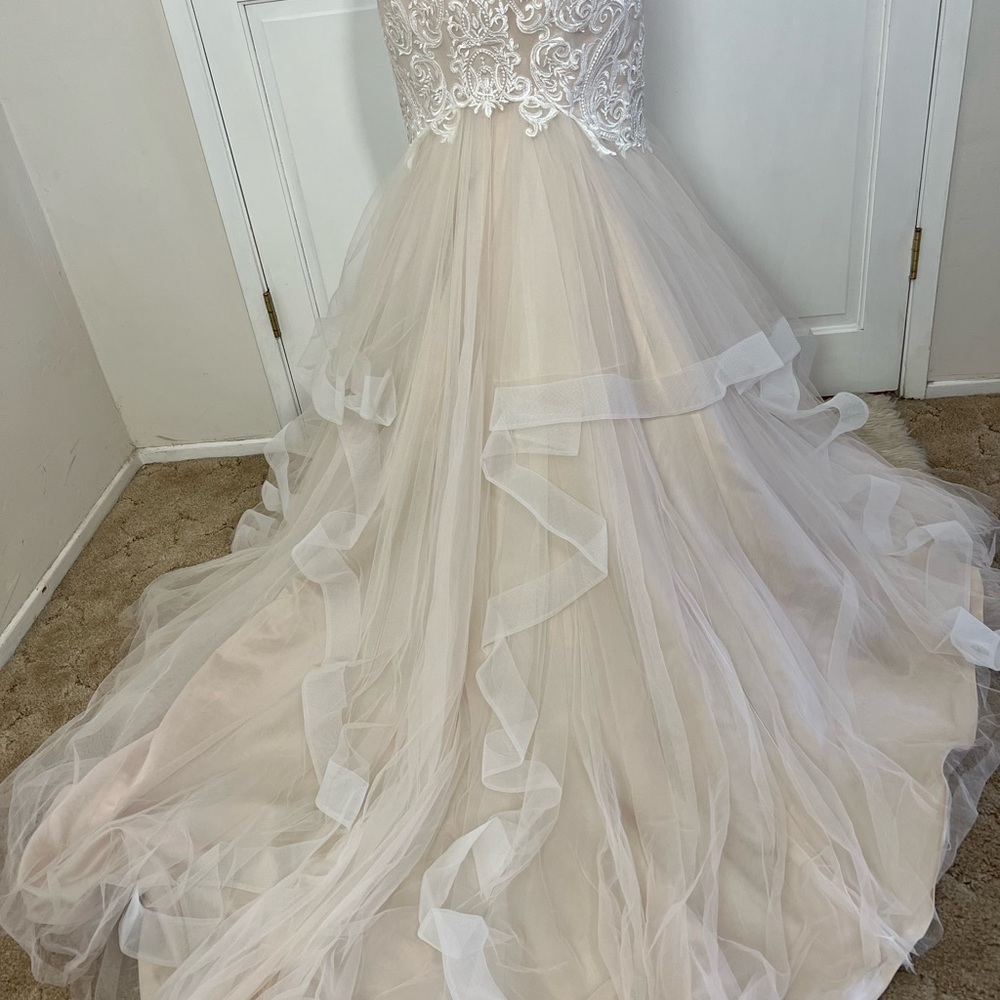 Wedding Dress by Cocomelody - Picture 4 of 11